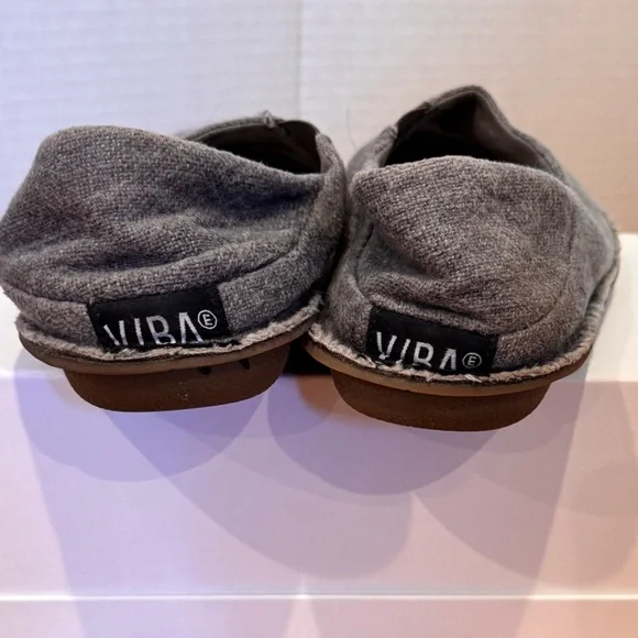 VIBAe Men’s Slip-On Loafers in Charcoal Gray - Picture 2 of 7